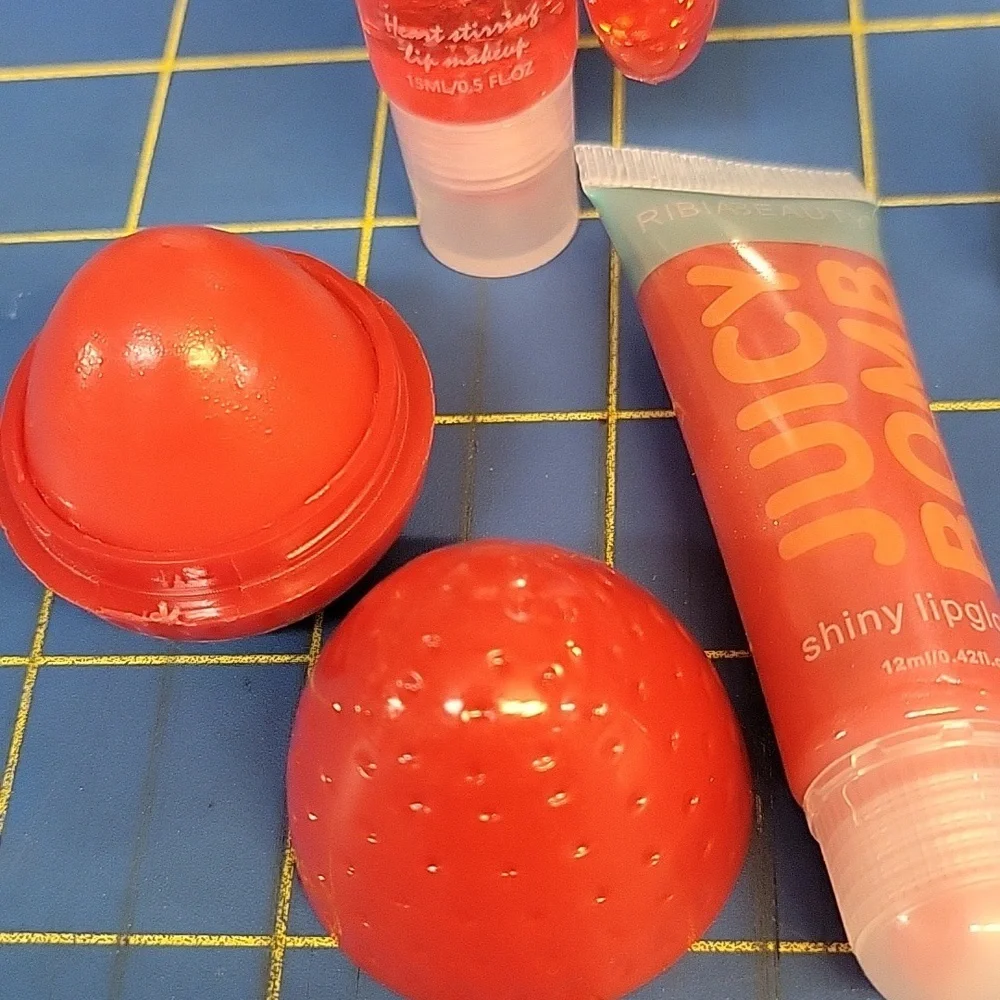 Lot of 4 Lip Gloss & Plumper New